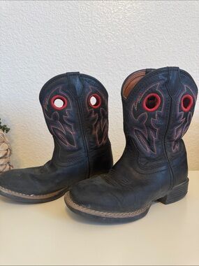Black Western Kids Cowboy Boots with Red Accent - JUSTINS SIZE 13D